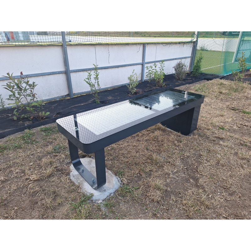 Smart City Technic – solární lavička s nabíjením