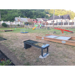 Smart City Technic – solární lavička s nabíjením