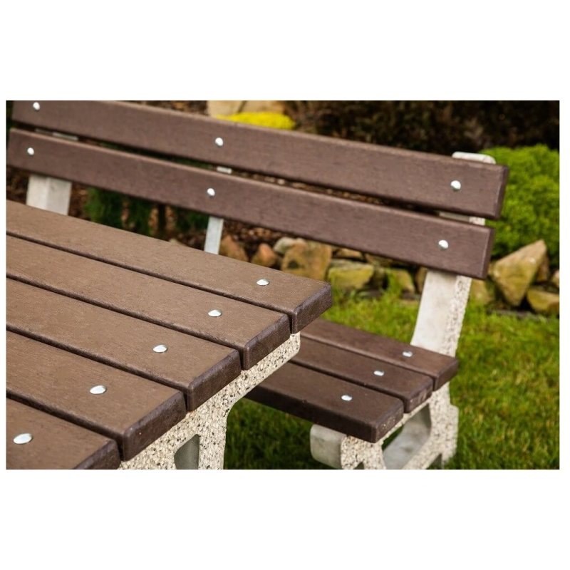 Betonové posezení Loučky