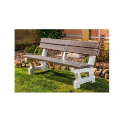 Betonové posezení Loučky
