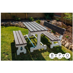 Betonové posezení Litava