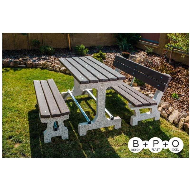 Betonové posezení Litava