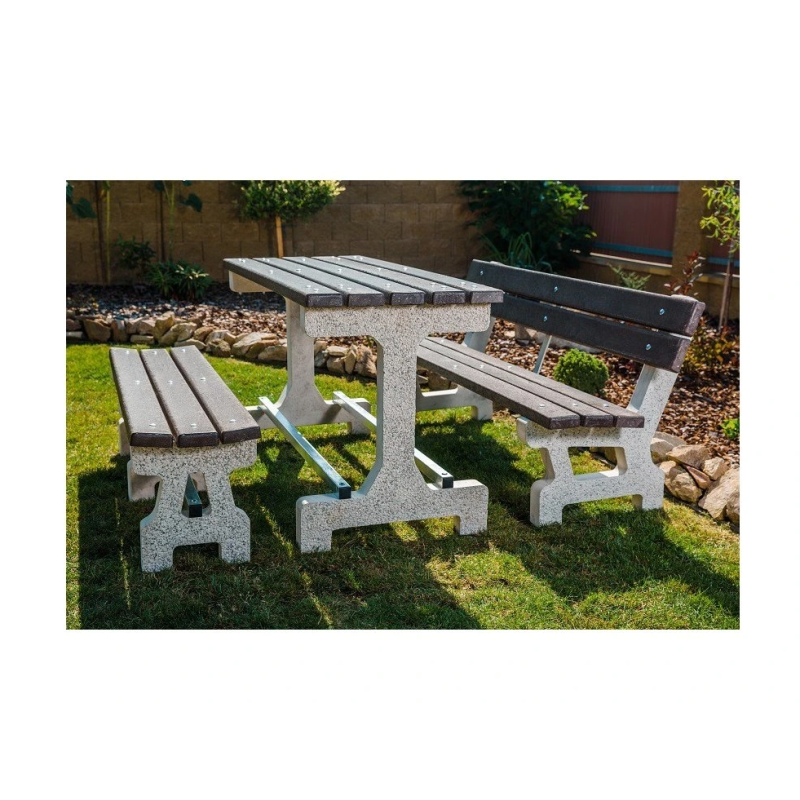 Betonové posezení Litava